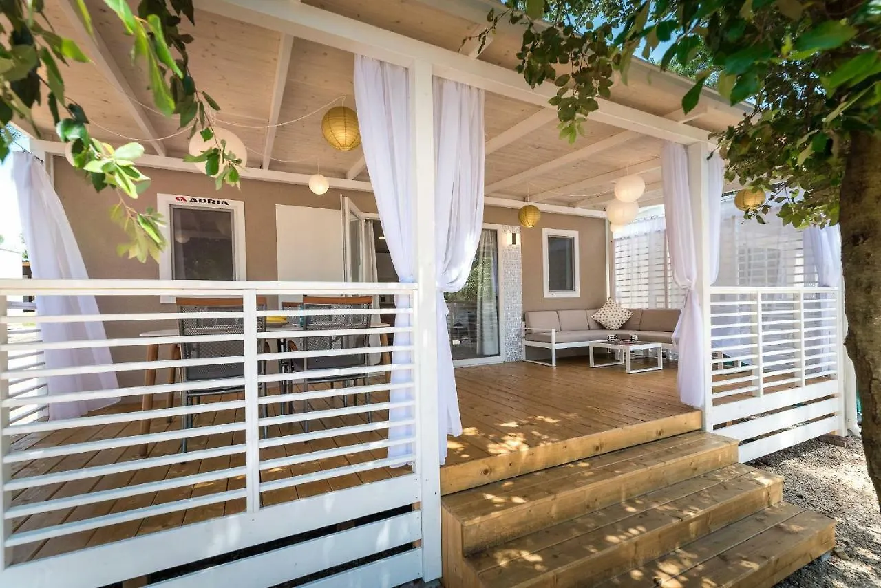 U La La Home بيوغْغاد نا موغو