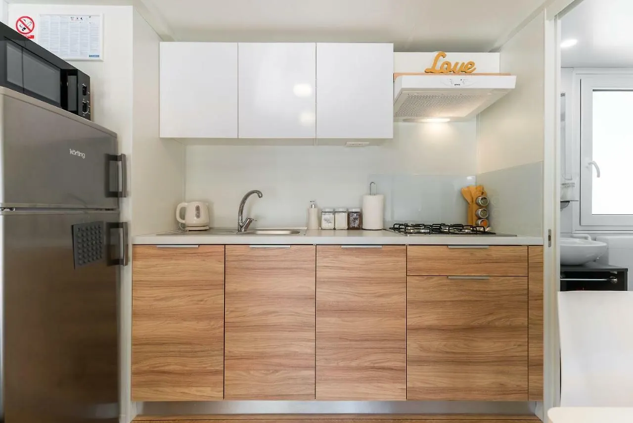 U La La Home بيوغْغاد نا موغو 2*,  كرواتيا